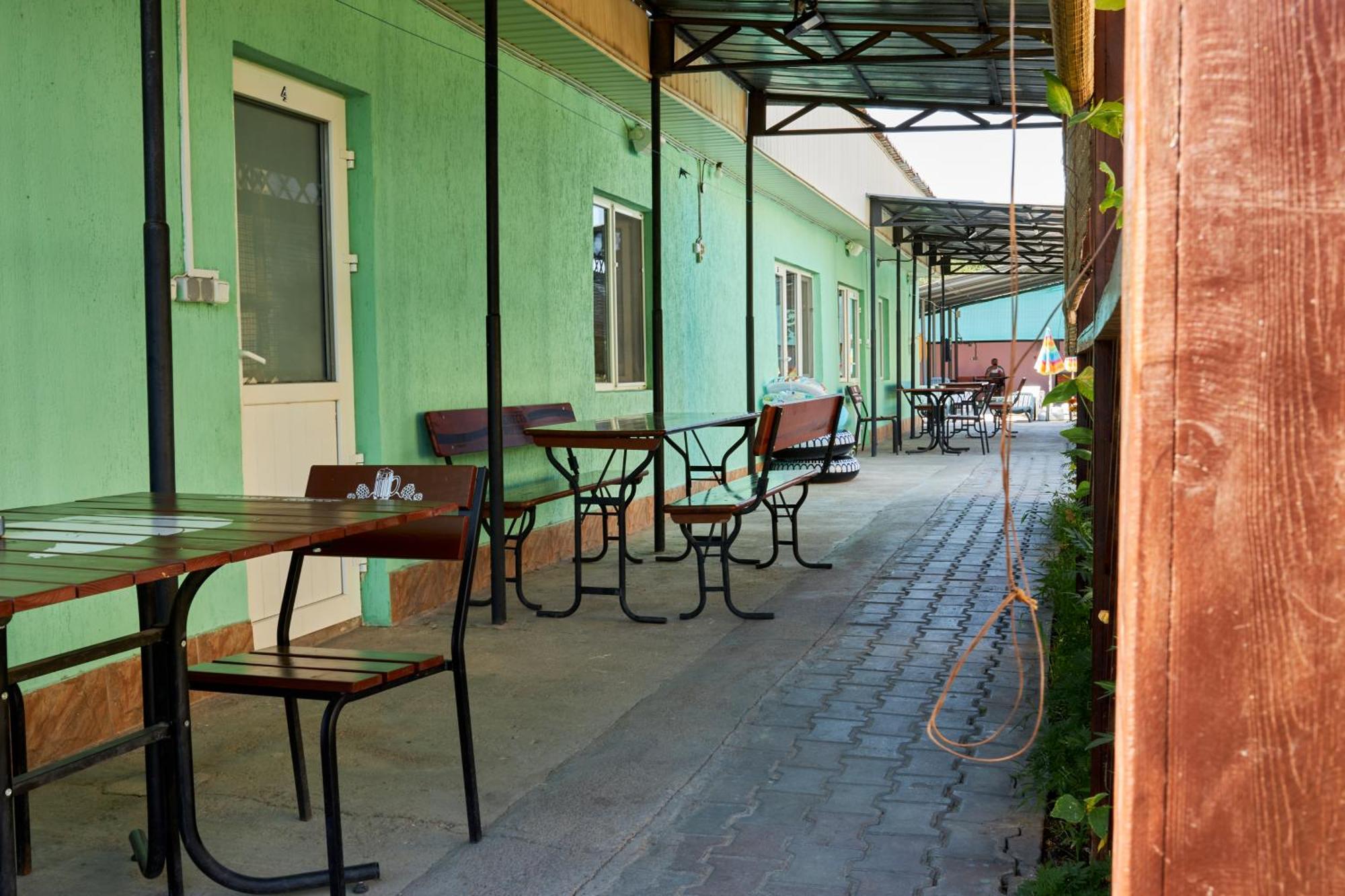 Malibu Guest House Kapchagay Exterior foto